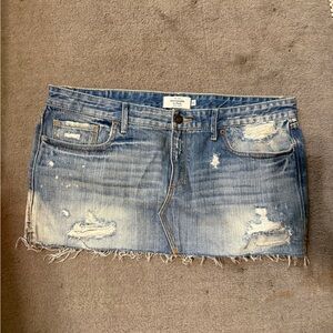 Abercrombie & Fitch Denim Mini Skirt Size 12 Y2K Low Rise Distressed Frayed Hem